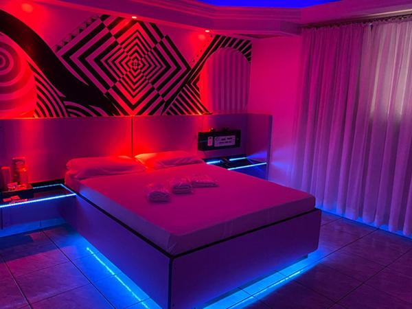 MOTEL 2000 : photo 8 de la chambre suite deluxe