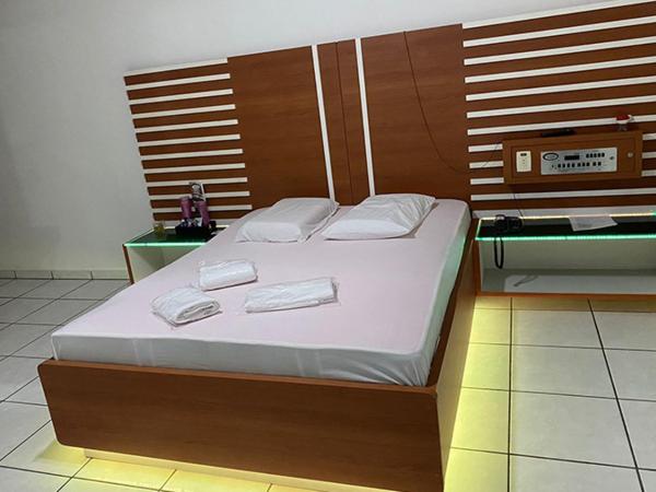 MOTEL 2000 : photo 9 de la chambre suite deluxe