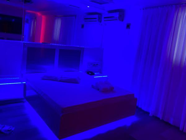 MOTEL 2000 : photo 3 de la chambre suite lit queen-size deluxe