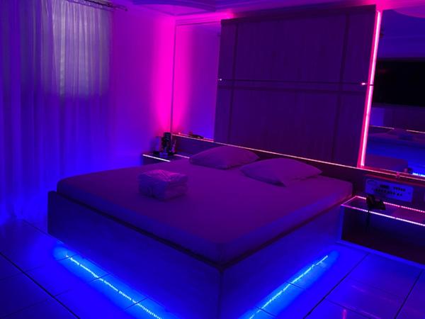 MOTEL 2000 : photo 5 de la chambre suite lit queen-size deluxe