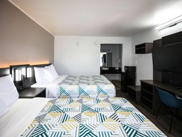 Motel 6-Sacramento, CA - North : photo 6 de la chambre chambre deluxe avec 2 lits queen-size