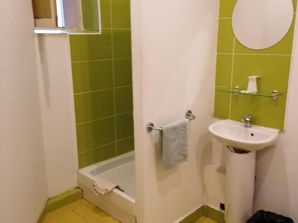 Hotel California : photo 4 de la chambre chambre simple standard avec salle de bains commune