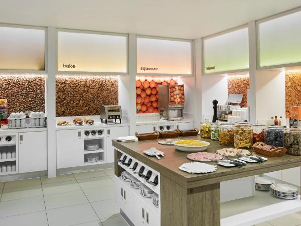 Hampton by Hilton Oxford : photo 5 de la chambre chambre lit queen-size