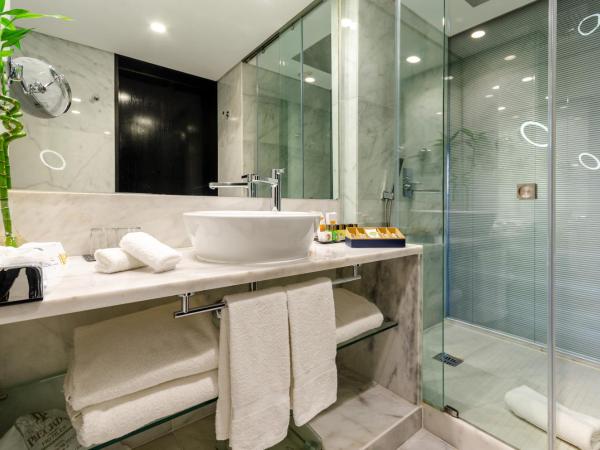 Hotel Santa Justa : photo 3 de la chambre chambre double confort avec vue sur rue