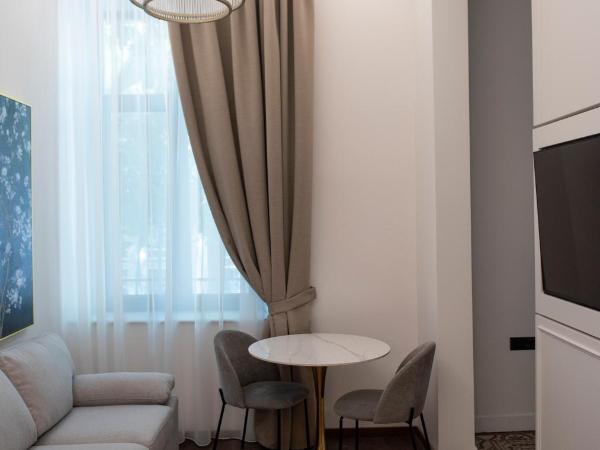 Jensen Luxury Suites : photo 8 de la chambre suite deluxe avec baignoire spa