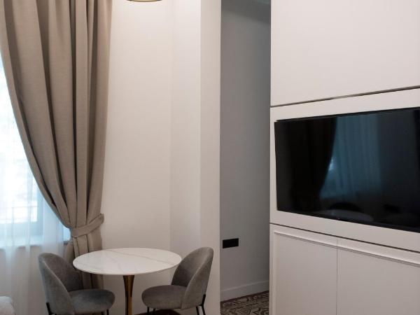 Jensen Luxury Suites : photo 7 de la chambre suite deluxe avec baignoire spa