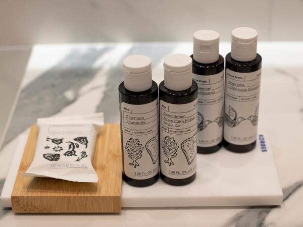 Jensen Luxury Suites : photo 6 de la chambre suite deluxe avec baignoire spa