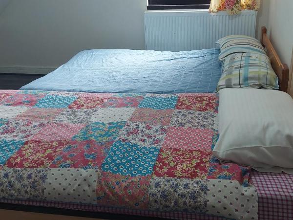 RK Heritage Hotel : photo 1 de la chambre chambre triple avec salle de bains privative