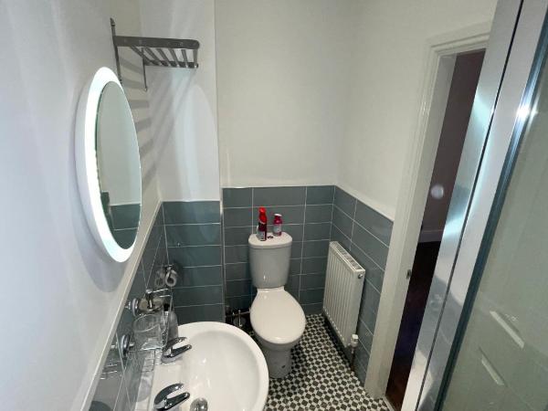 ANFIELD PLACE TO STAY : photo 4 de la chambre chambre double deluxe avec douche