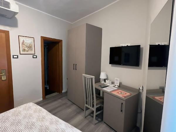 Hotel Helvetia : photo 2 de la chambre chambre simple