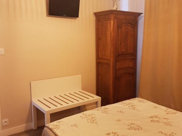 Chez Zabou : photo 3 de la chambre chambre double avec salle de bains privative