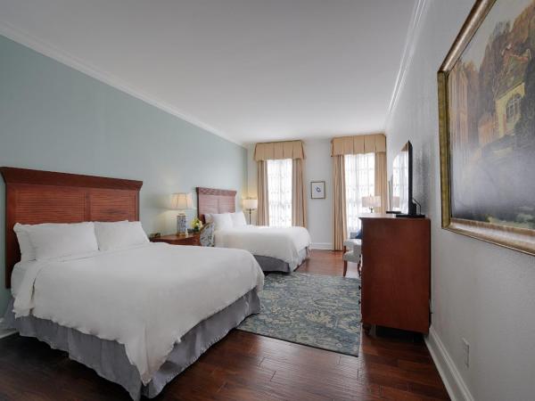 voco St James Hotel, an IHG hotel : photo 1 de la chambre chambre standard avec 2 lits queen-size