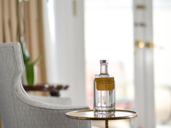 voco St James Hotel, an IHG hotel : photo 6 de la chambre luxueuse chambre king avec balcon