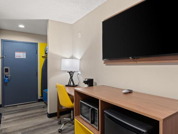 Days-Inn by Wyndham Albuquerque I-25 : photo 8 de la chambre chambre double avec 2 lits doubles - non-fumeurs