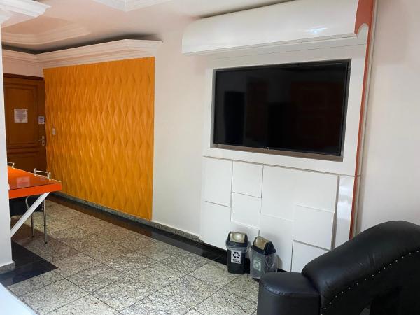 MOTEL 2000 : photo 7 de la chambre suite lit queen-size avec baignoire spa