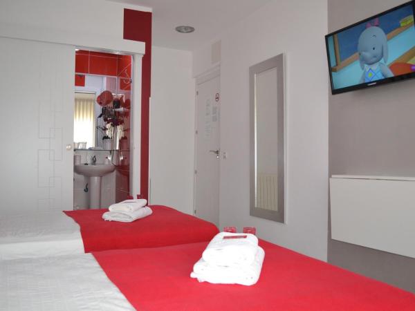 Hostal Madrid Sol : photo 5 de la chambre chambre double - 2 lits