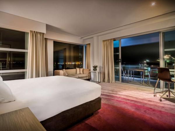 Hilton Auckland : photo 3 de la chambre chambre king de luxe avec vue imprenable sur le port