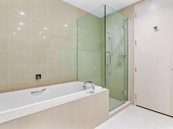 Hilton Lake Taupo : photo 6 de la chambre chambre lit king-size