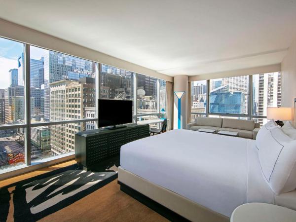 theWit Chicago, a Hilton Hotel : photo 1 de la chambre chambre king avec grande baignoire