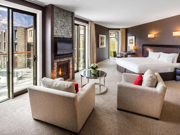 Hilton Queenstown Resort & Spa : photo 2 de la chambre chambre lit queen-size - pour personnes à mobilité réduite