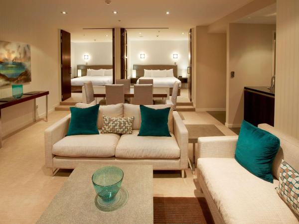 Hilton Queenstown Resort & Spa : photo 6 de la chambre appartement 2 chambres avec 2 salles de bains - vue sur lac