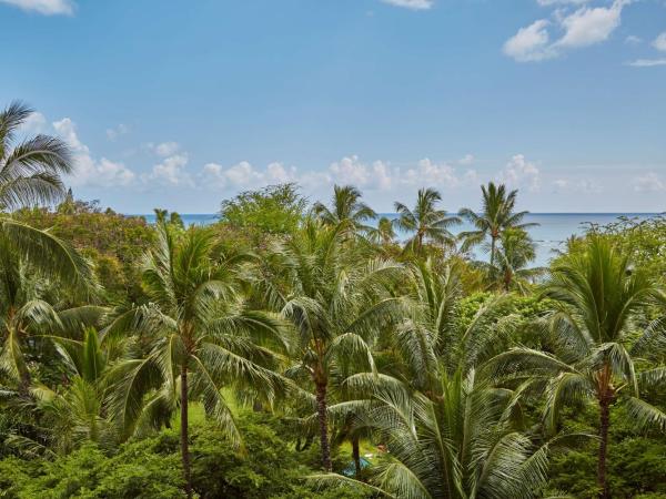 Hilton Hawaiian Village Waikiki Beach Resort : photo 3 de la chambre logement avec 2 lits doubles - vue partielle sur océan