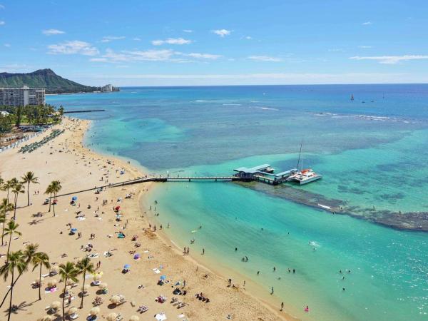 Hilton Hawaiian Village Waikiki Beach Resort : photo 2 de la chambre hébergement 2 lits doubles - baignoire accessible aux personnes à mobilité réduite - tour rainbow - côté océan