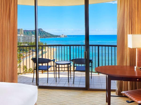 Hilton Hawaiian Village Waikiki Beach Resort : photo 6 de la chambre hébergement lit king-size - tour rainbow - côté océan