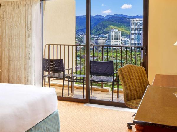 Hilton Hawaiian Village Waikiki Beach Resort : photo 3 de la chambre kalia tower king room with resort view