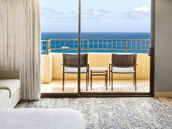 Hilton Hawaiian Village Waikiki Beach Resort : photo 4 de la chambre chambre lit king-size tapa collection - vue sur océan