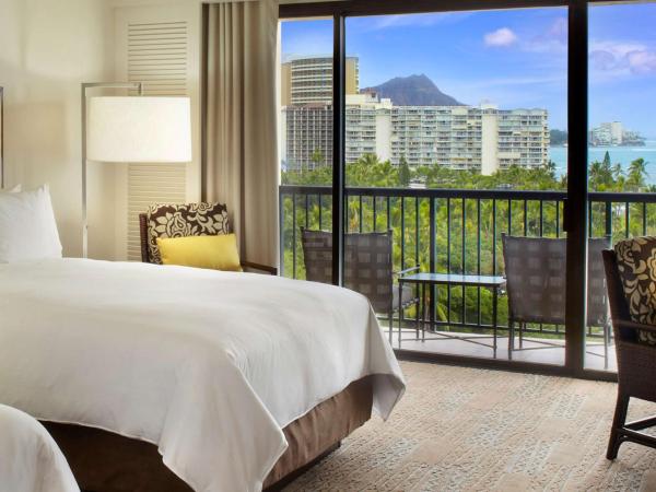 Hilton Hawaiian Village Waikiki Beach Resort : photo 3 de la chambre hébergement avec 2 lits doubles tour ali'i - vue sur océan