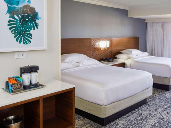 Hilton Hawaiian Village Waikiki Beach Resort : photo 6 de la chambre chambre avec 2 lits queen-size tapa collection - vue partielle sur océan