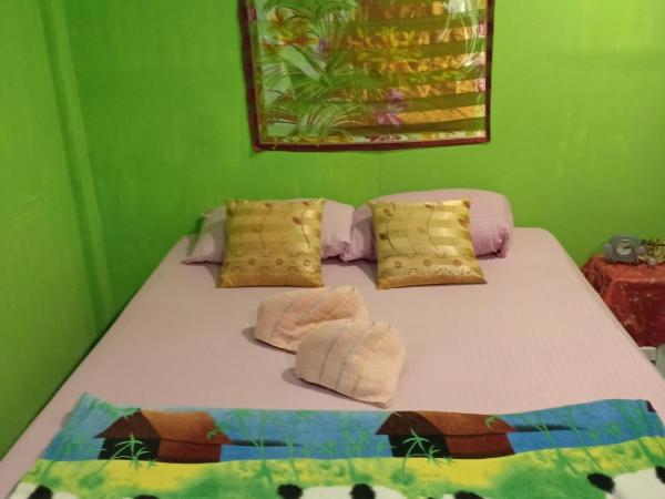 Baanchaokoh Homestay : photo 9 de la chambre petite chambre double