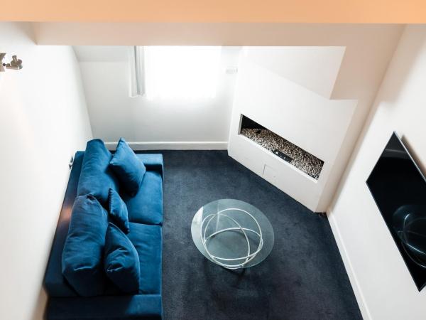 1K Paris : photo 5 de la chambre suite familiale