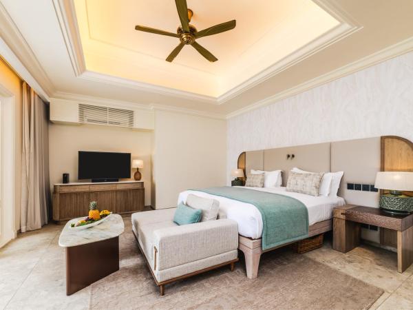 Maradiva Villas Resort and Spa : photo 4 de la chambre villa de luxe avec suite et piscine