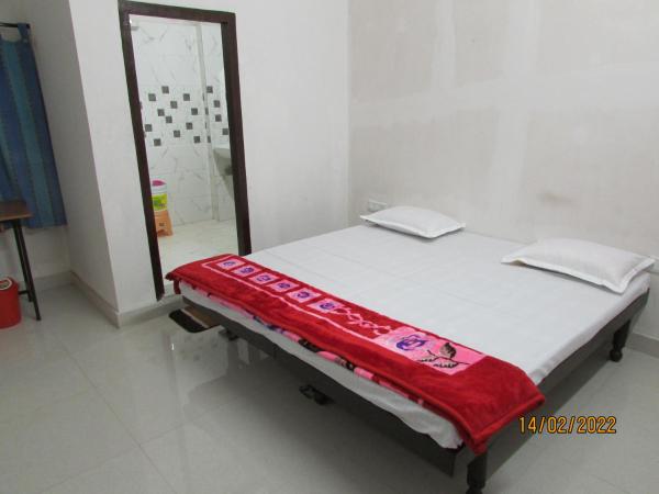 Ashish Guest House, Goverdhan Vilas : photo 5 de la chambre chambre double standard
