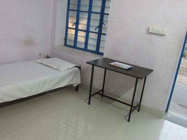 Ashish Guest House, Goverdhan Vilas : photo 5 de la chambre chambre simple Économique