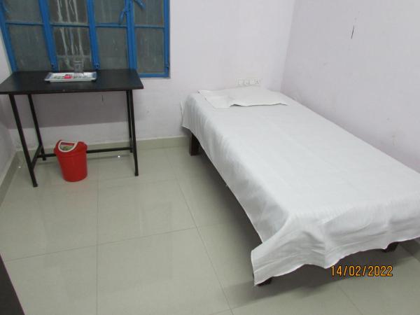 Ashish Guest House, Goverdhan Vilas : photo 7 de la chambre chambre simple Économique