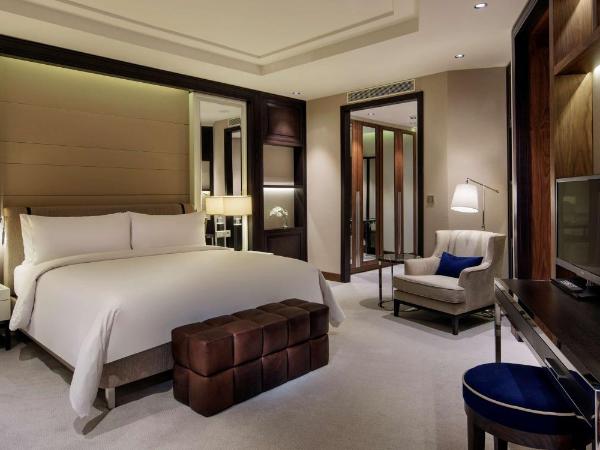 Hilton Istanbul Bomonti : photo 2 de la chambre suite lit king-size taksim avec accès au salon exécutif