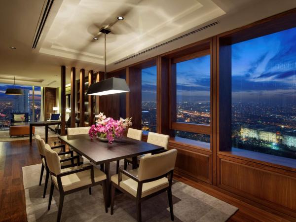 Hilton Istanbul Bomonti : photo 1 de la chambre suite lit king-size bomonti avec accès au salon exécutif