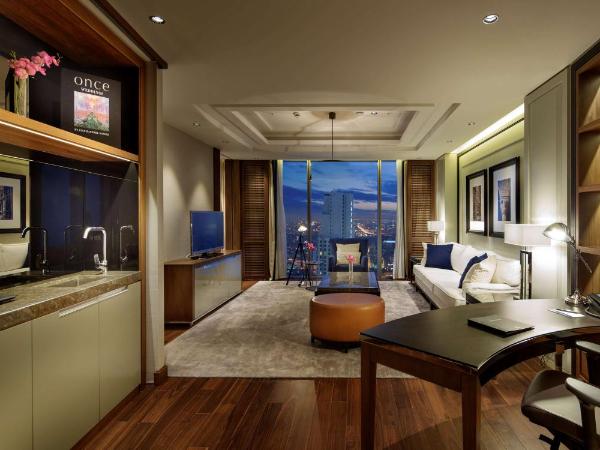 Hilton Istanbul Bomonti : photo 4 de la chambre suite lit king-size bomonti avec accès au salon exécutif