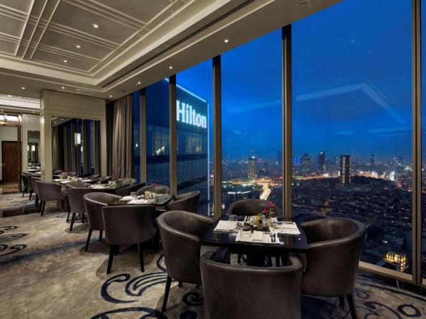 Hilton Istanbul Bomonti : photo 5 de la chambre chambre lit king-size exécutive avec accès au salon - vue sur mer