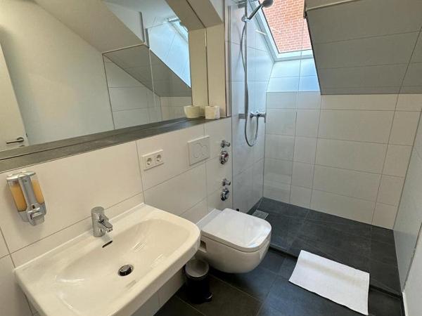 NorthWest Apartments : photo 6 de la chambre suite