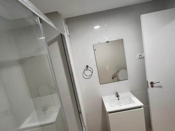 Mars Suites Alondra : photo 7 de la chambre chambre double avec salle de bains commune
