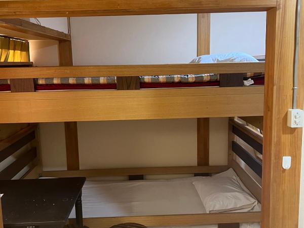 Guesthouse Oasis : photo 3 de la chambre chambre triple Économique avec salle de bains commune