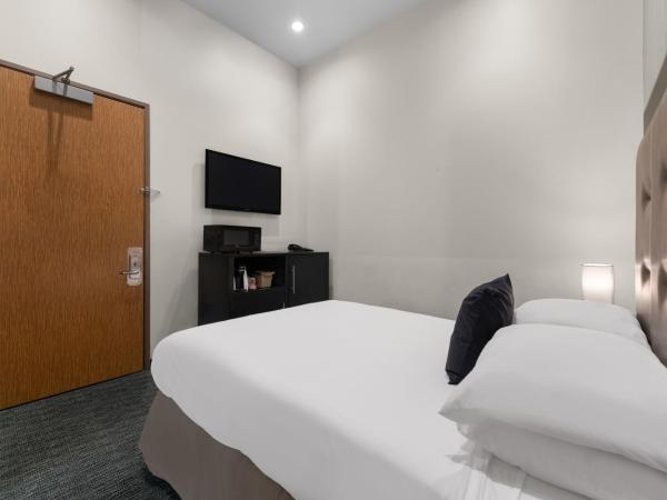 Quality Inn Center City : photo 2 de la chambre chambre lit queen-size - non-fumeurs