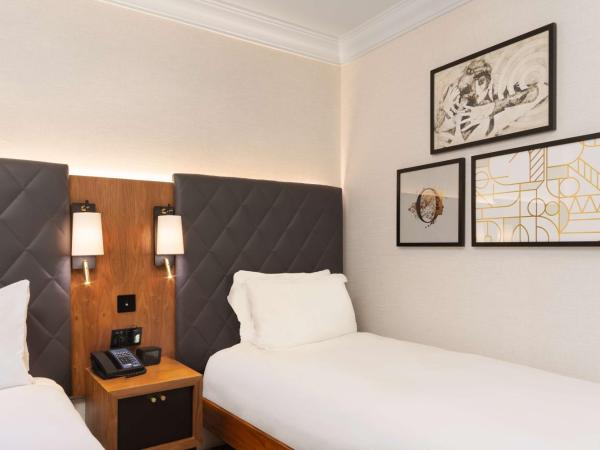Hilton London Olympia : photo 9 de la chambre chambre lits jumeaux premium