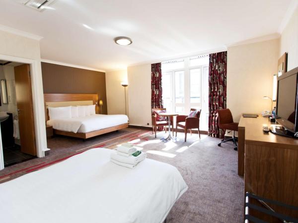 Hilton London Olympia : photo 1 de la chambre chambre familiale avec canapé-lit