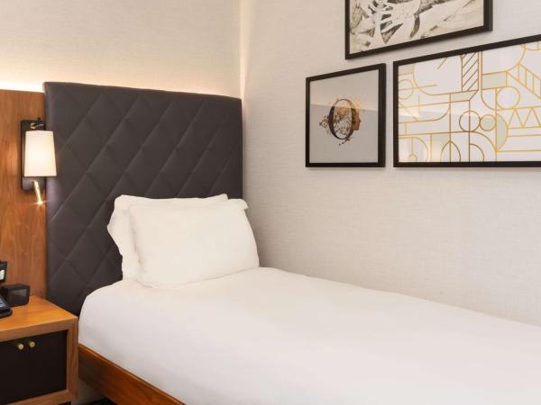 Hilton London Olympia : photo 3 de la chambre chambre simple premium