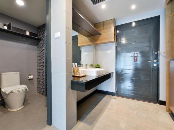 Raweewan Residence hotel : photo 5 de la chambre studio avec vue sur jardin